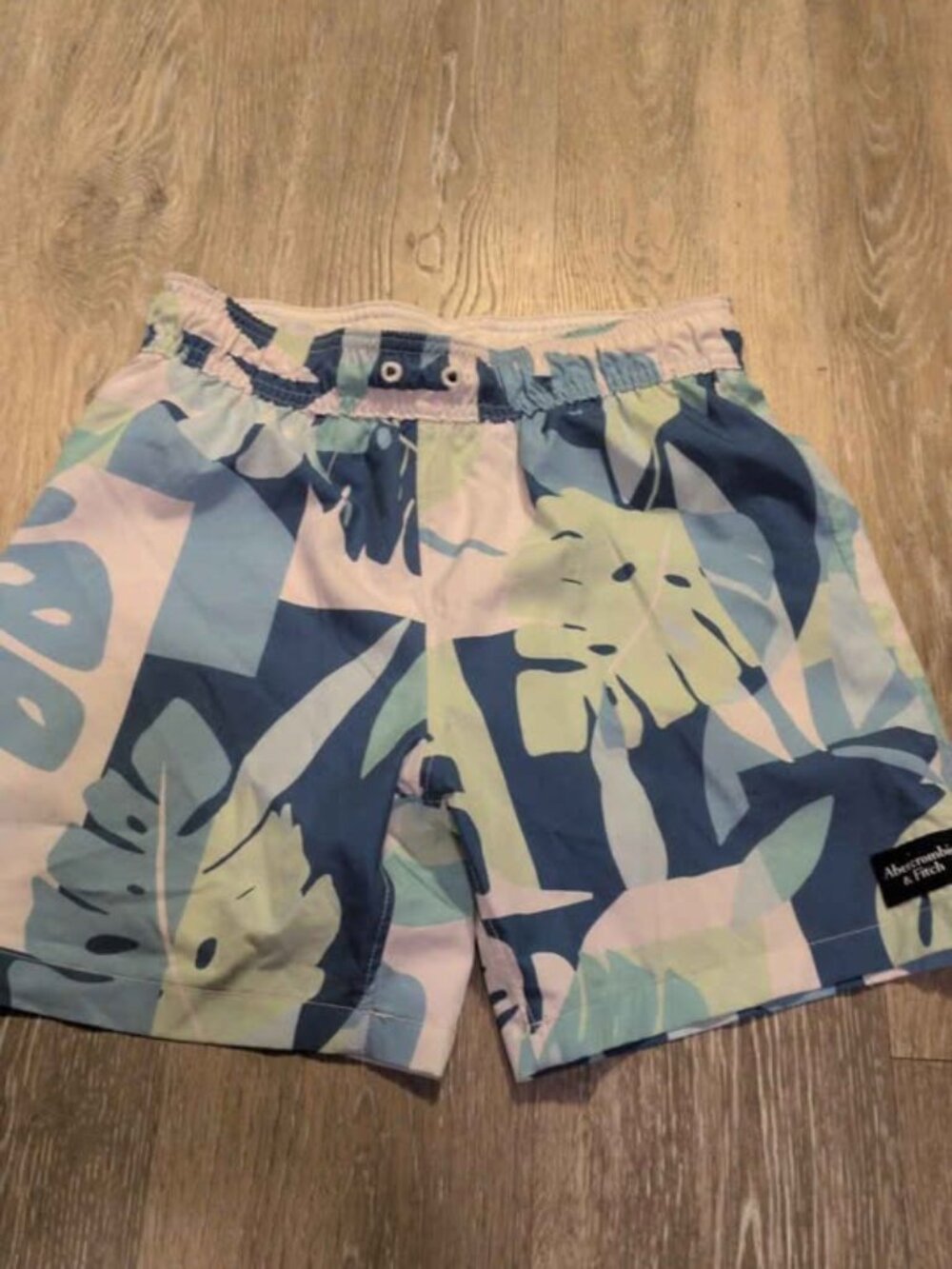 Abercrombie kids boys 9/10 swim trunks